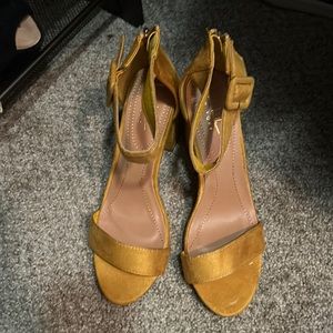 Never worn Nicole Miller